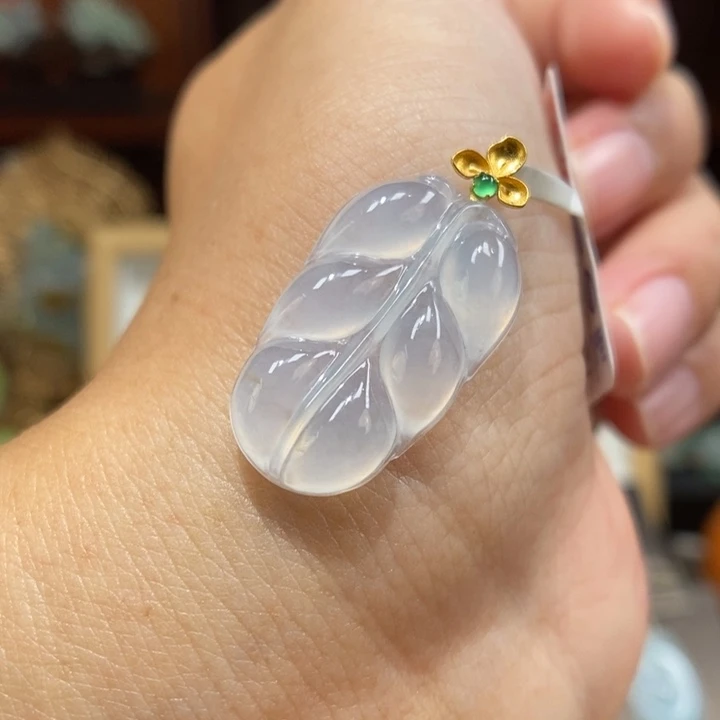 【闪购商品】颈饰18K金镶嵌翡翠24