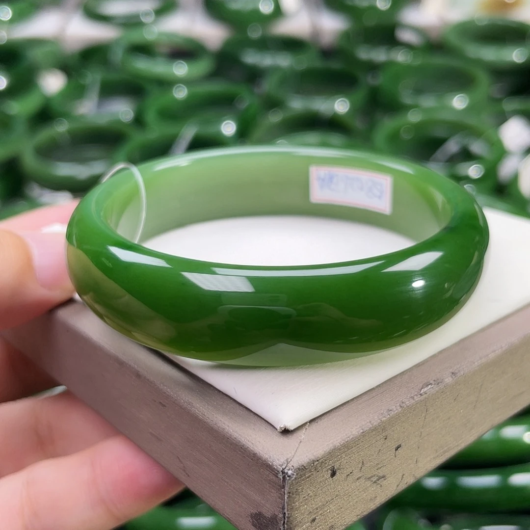 未镶嵌手镯和田玉（碧玉）
