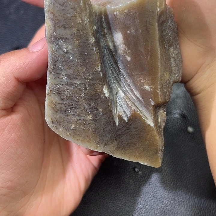 和田玉（糖玉）未镶嵌手镯