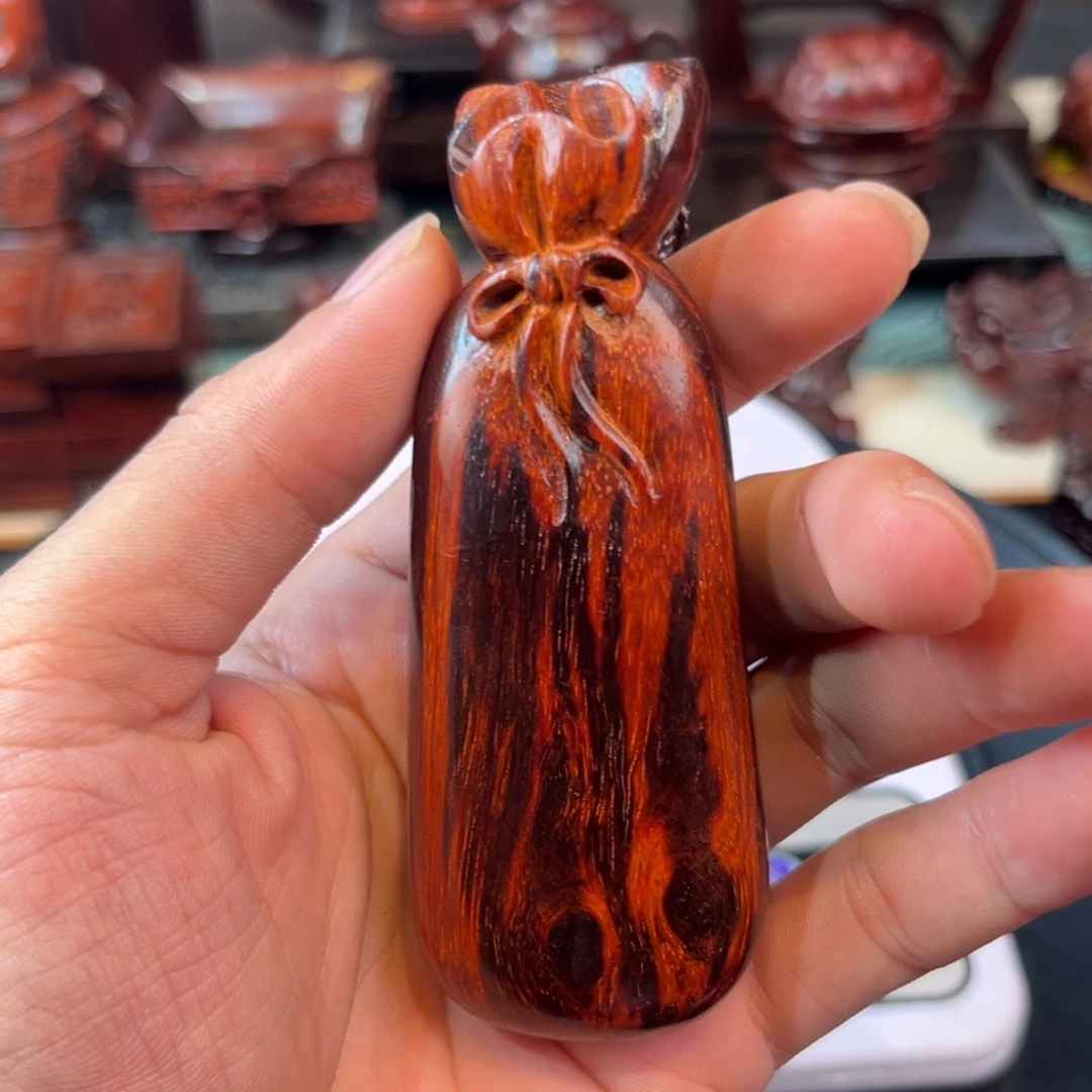 用***5印度小叶紫檀手把件