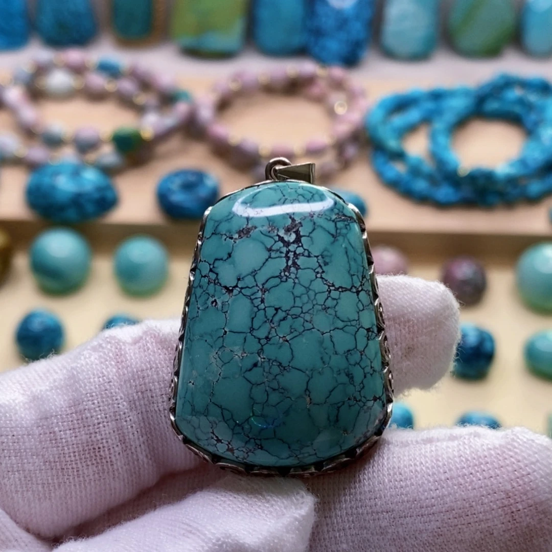 未镶嵌绿松石珠宝奇石