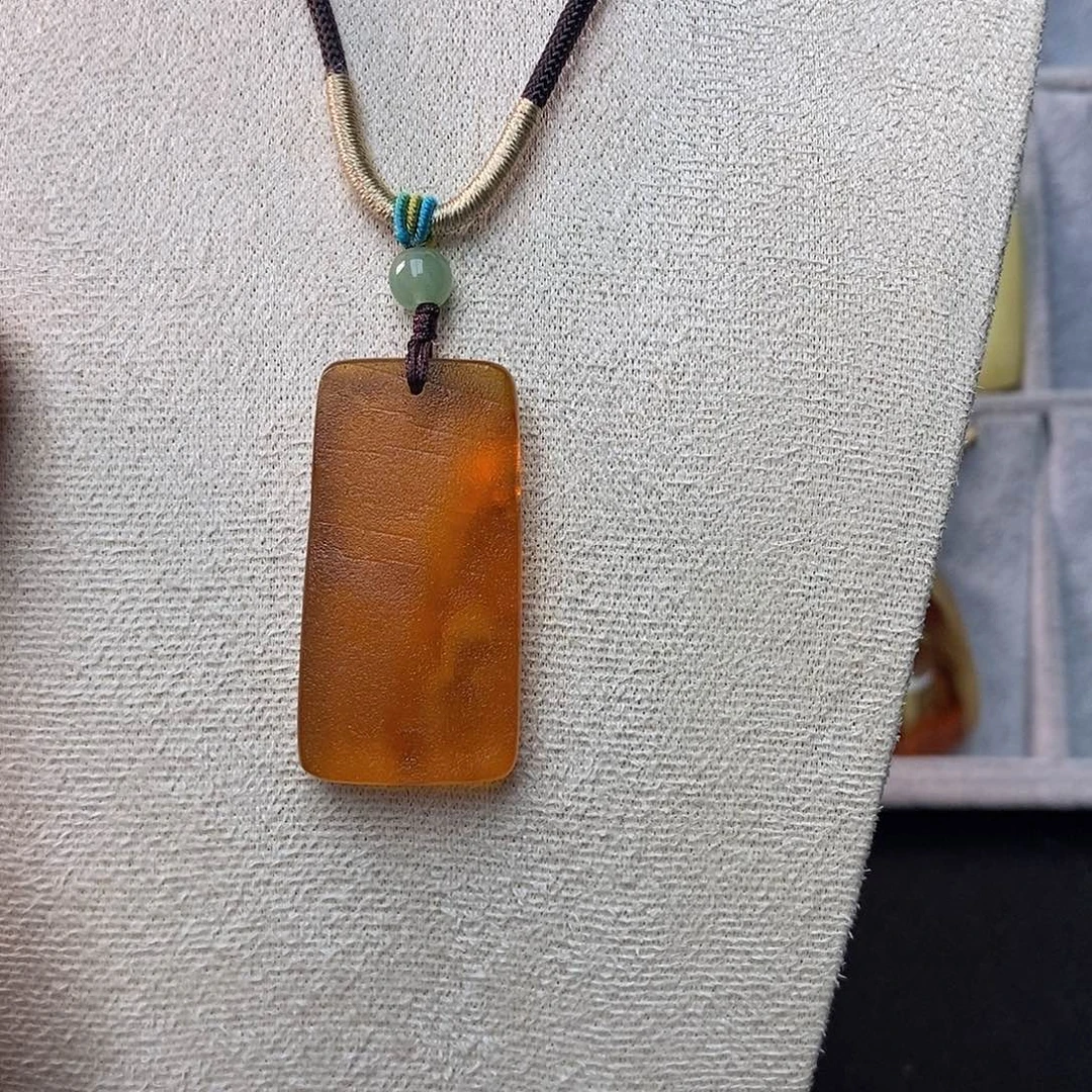 未镶嵌琥珀珠宝奇石