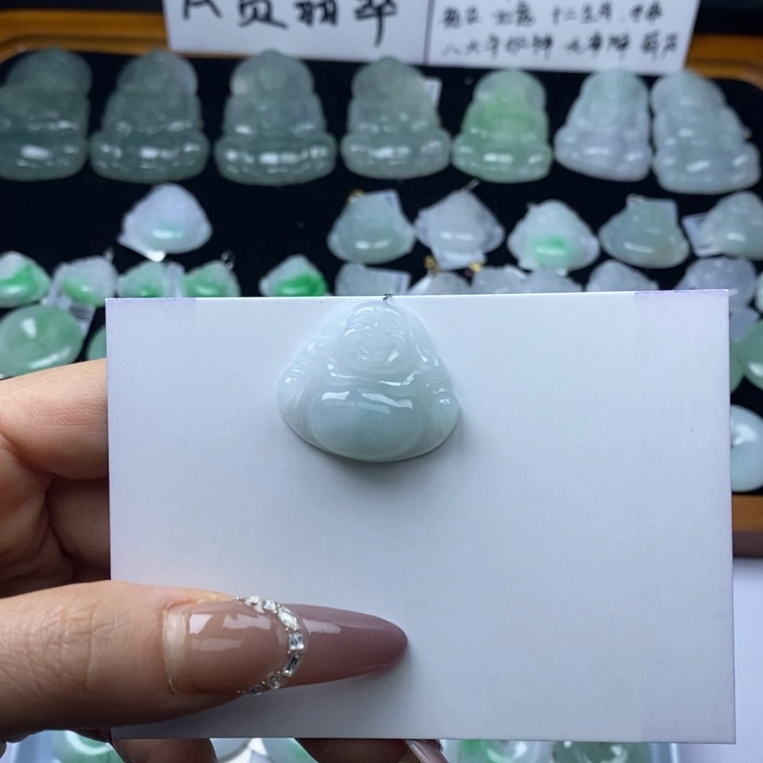 翡翠颈饰未镶嵌佛公