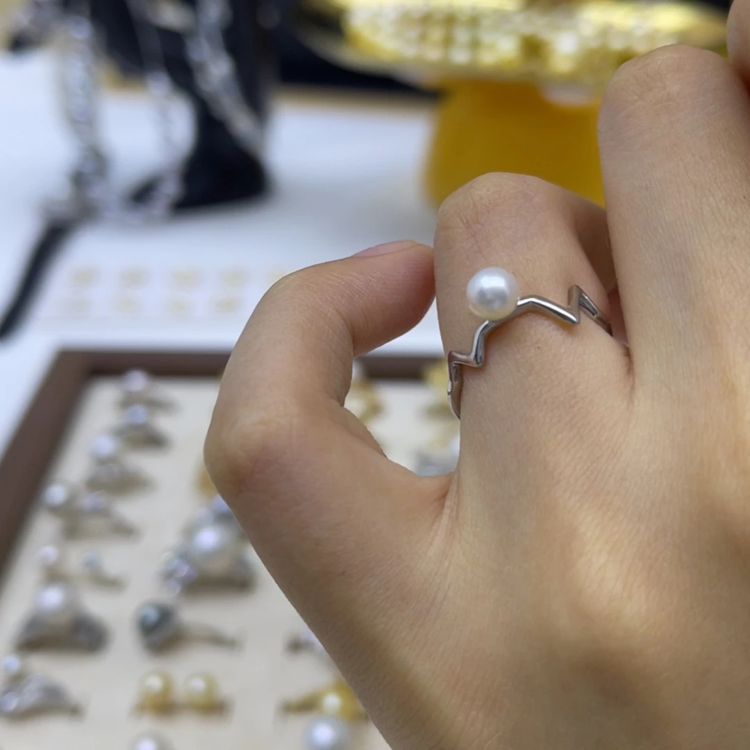 银S925镶嵌淡水珍珠戒指
