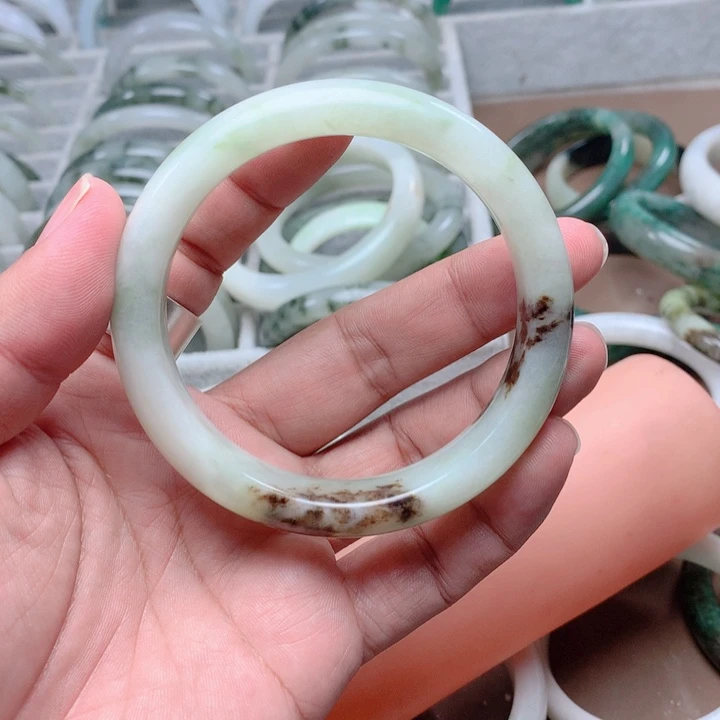 独山玉未镶嵌手镯64