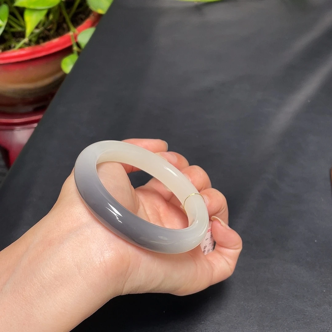 和田玉未镶嵌手镯-紫白