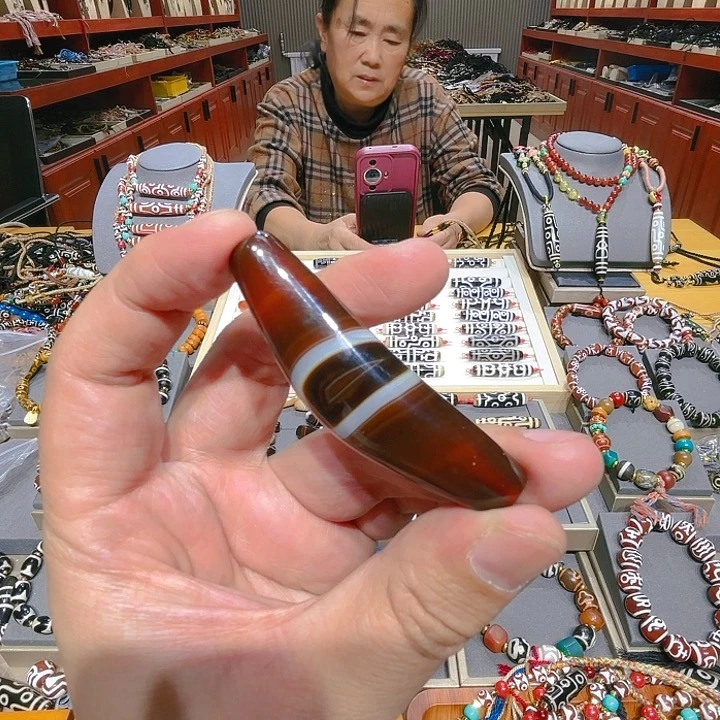 未镶嵌玛瑙/玉髓珠宝奇石森*