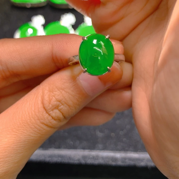 翡翠银S925镶嵌戒指一个