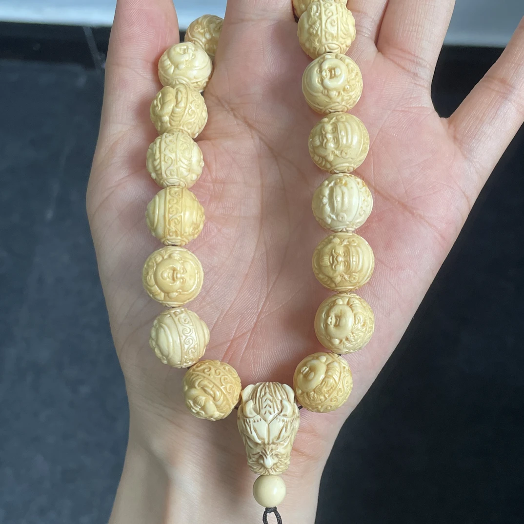 5A冰料牙雕串 欢喜财神 精工手雕