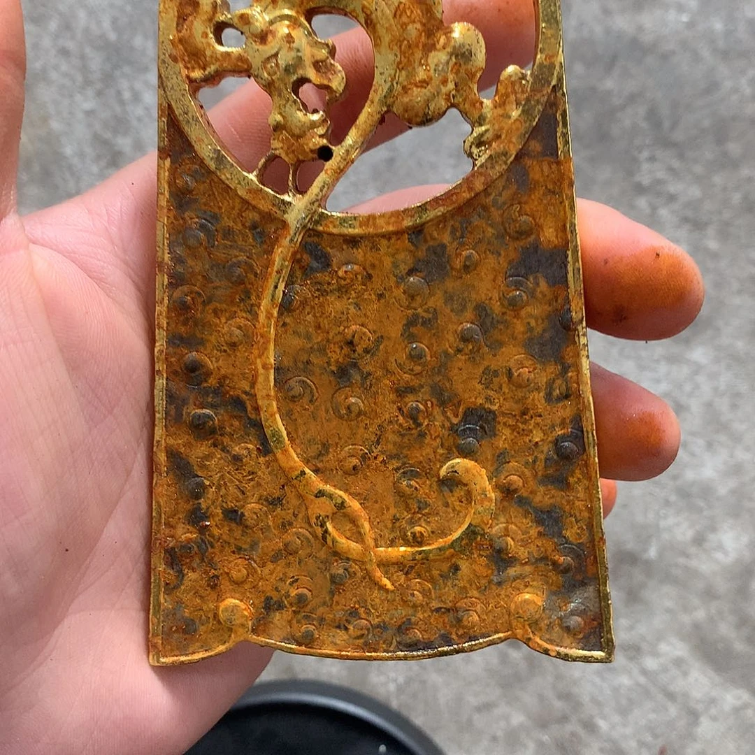 透闪石质玉未镶嵌挂件