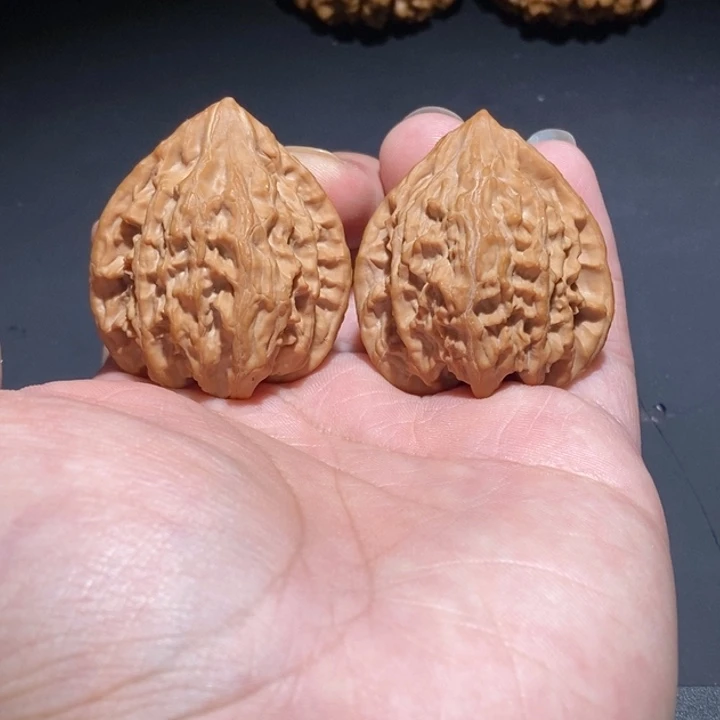 文玩核桃吊坠血灯笼38