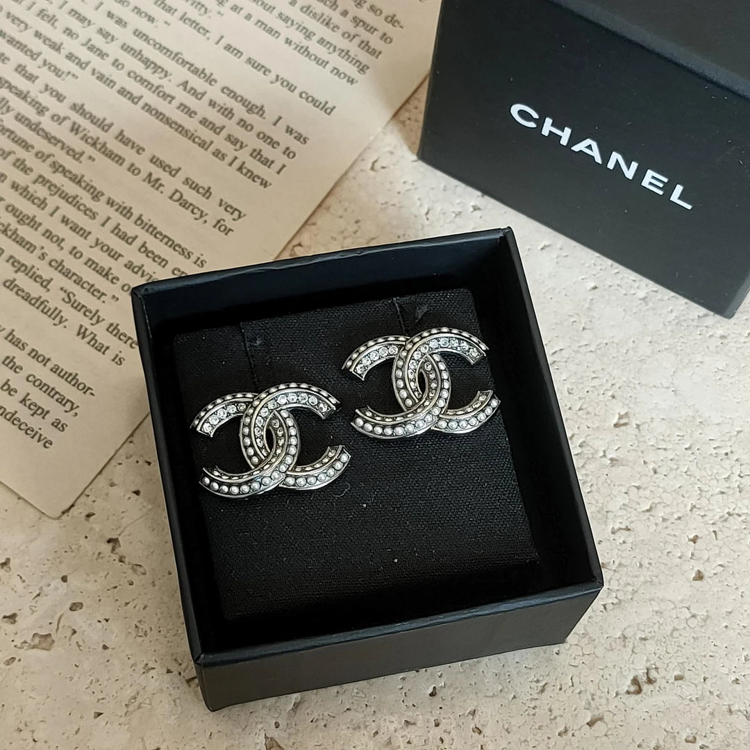 95新 Chanel/香奈儿 Azul-20A枪灰色水钻珍珠双C耳钉49989