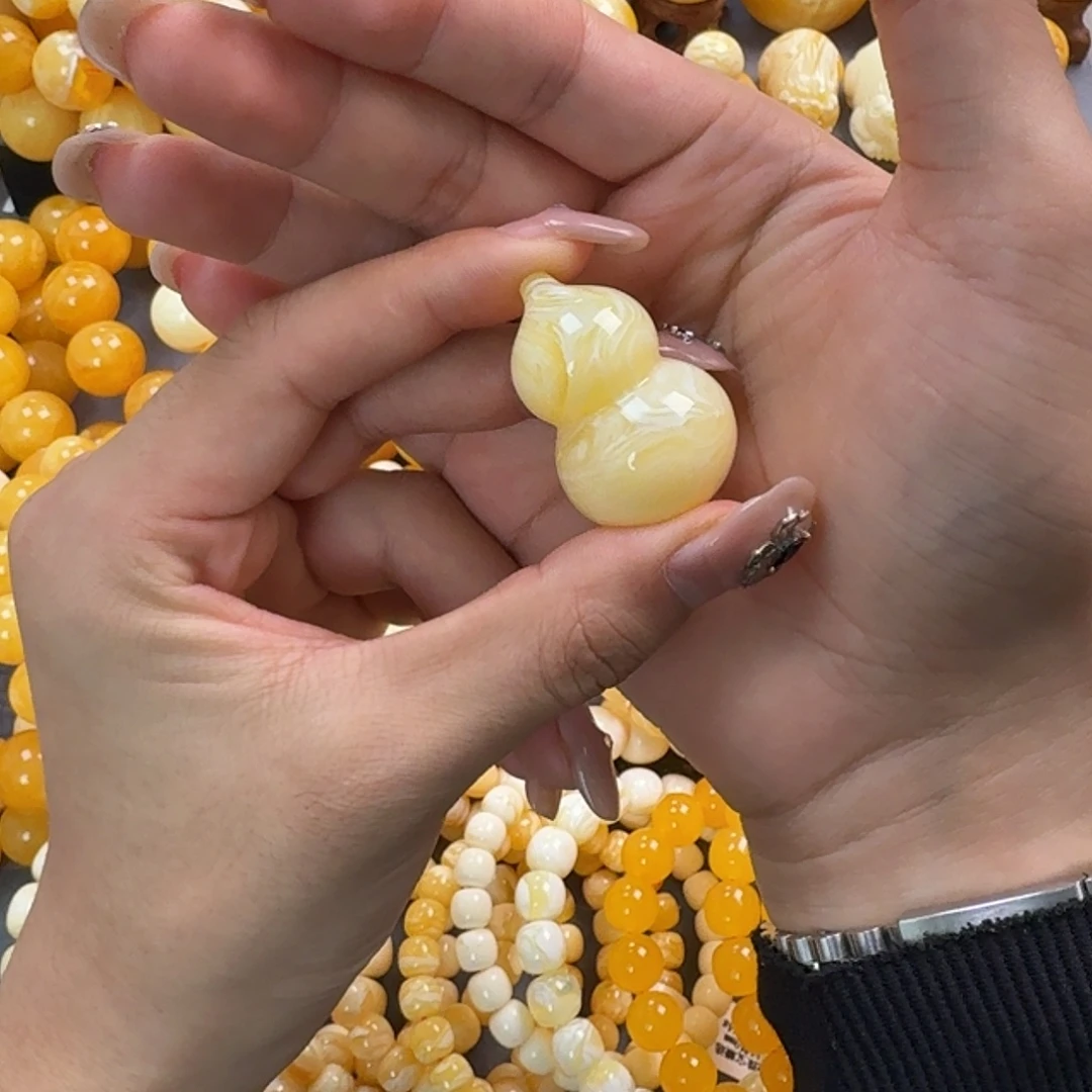 蜜蜡未镶嵌珠宝奇石13.3g