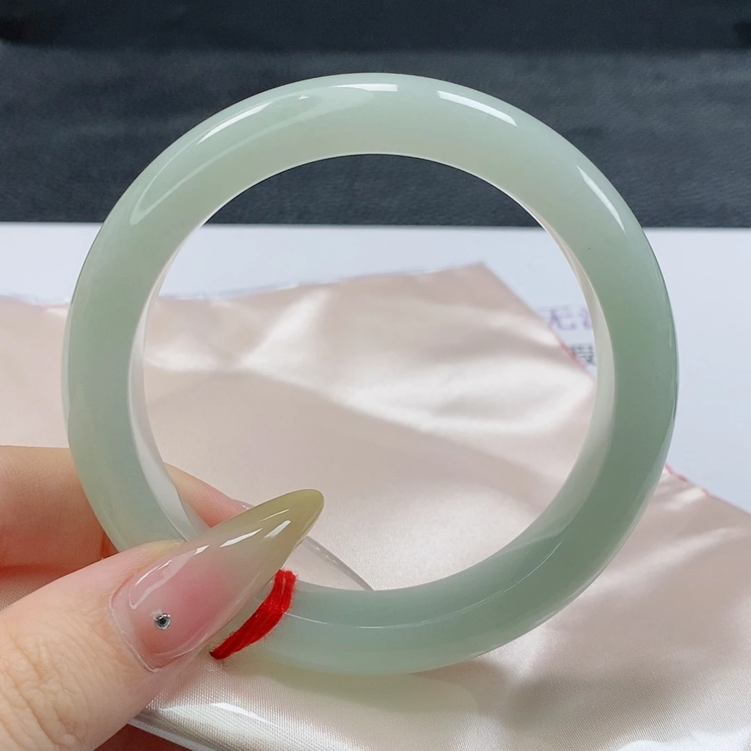 【闪购商品】翡翠手镯未镶嵌368号