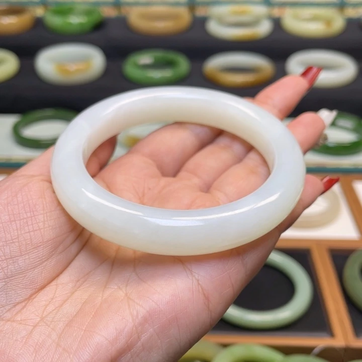 和田玉手镯未镶嵌60