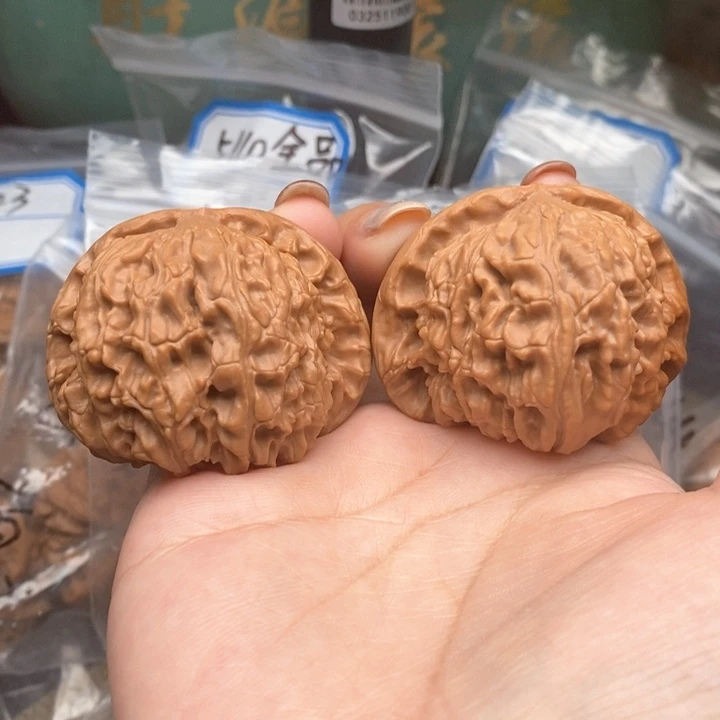 猴头核桃吊坠练手对10号48白狮子