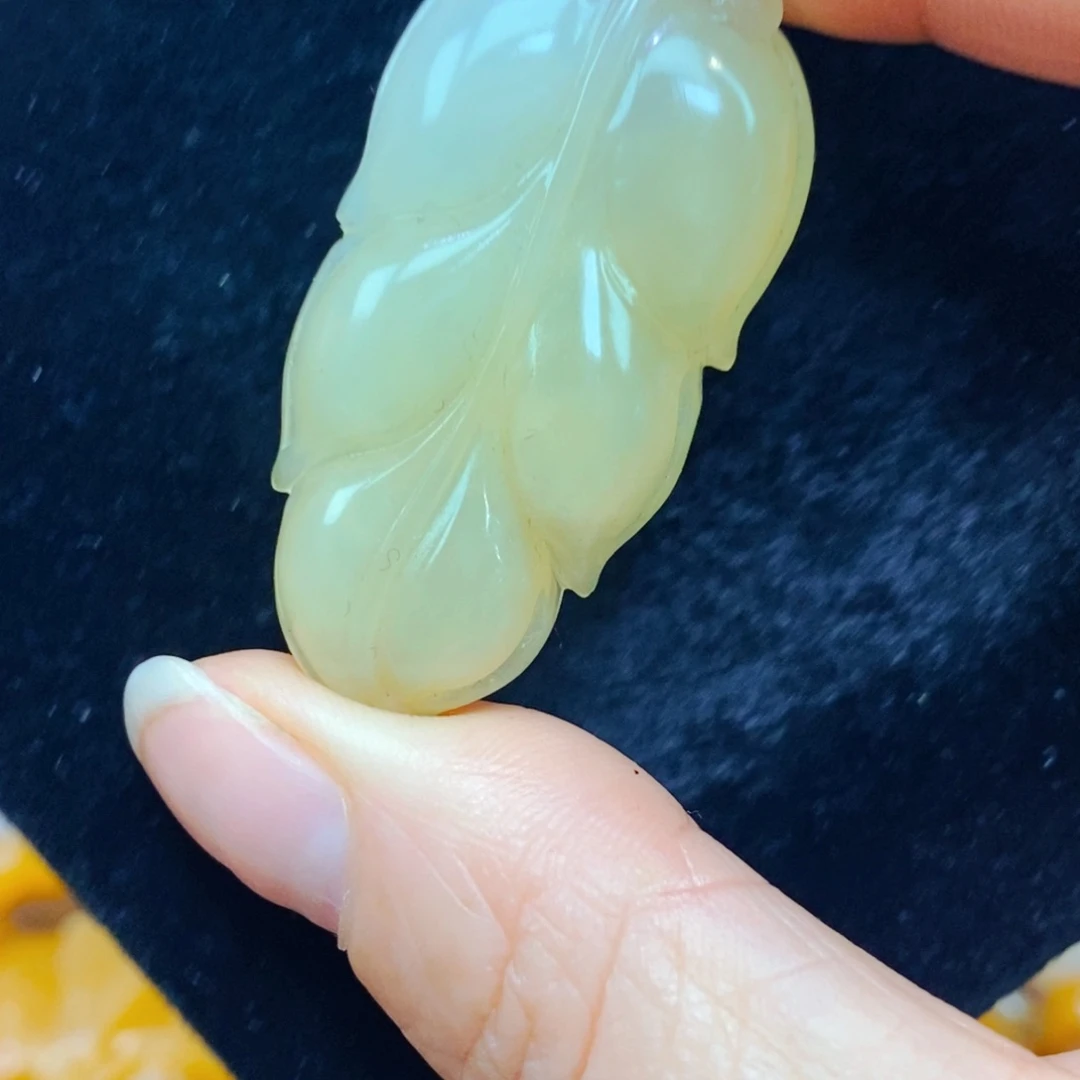 未镶嵌石英质玉（黄龙玉）吊坠(不含链)