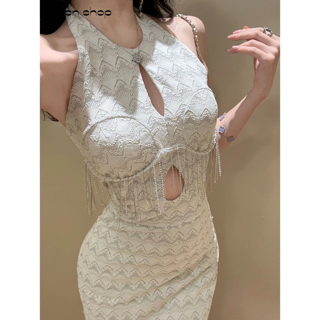 Moon 法式赫本风无袖挂脖露肩连衣裙轻奢高级感名媛晚礼服裙-M038