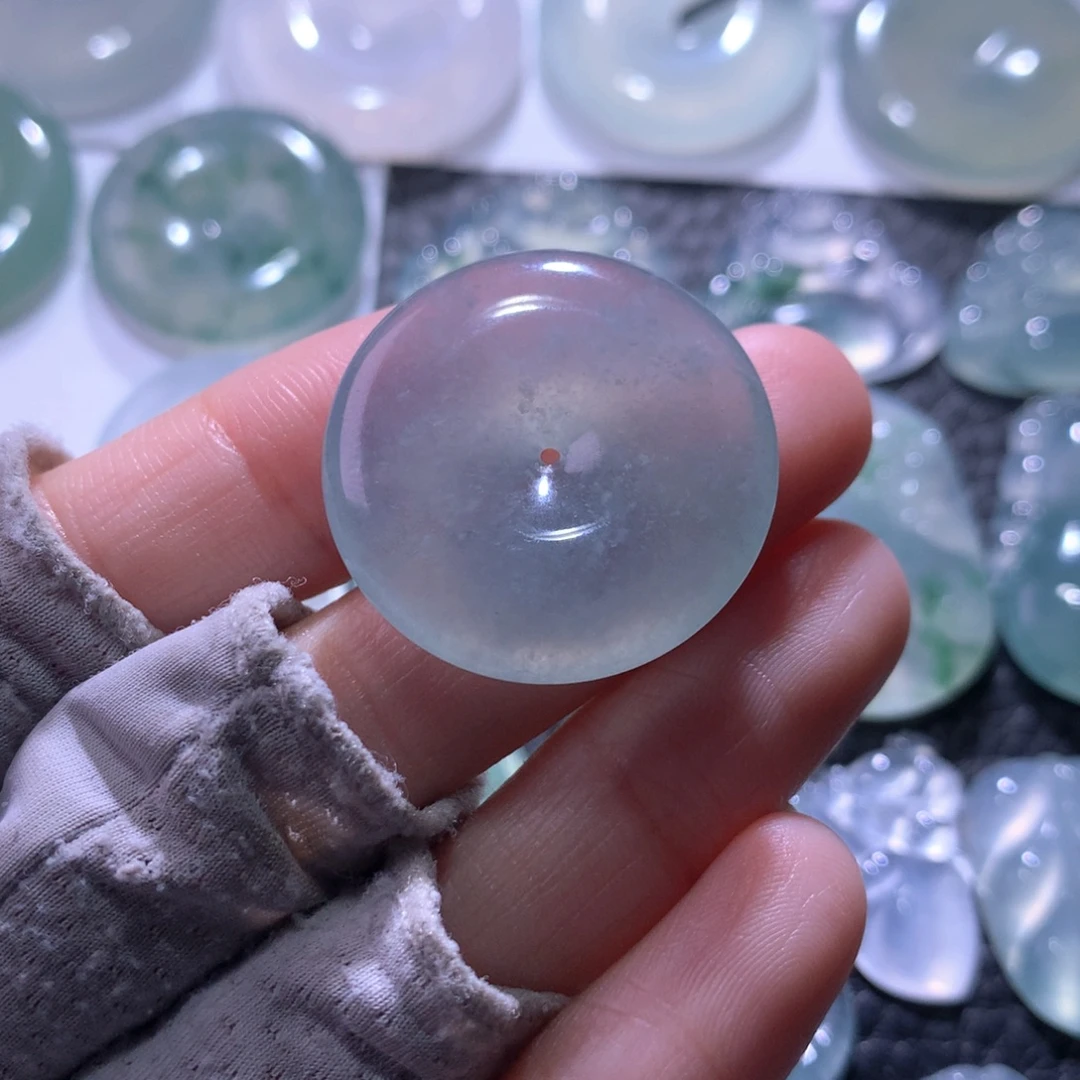 翡翠未镶嵌颈饰扣
