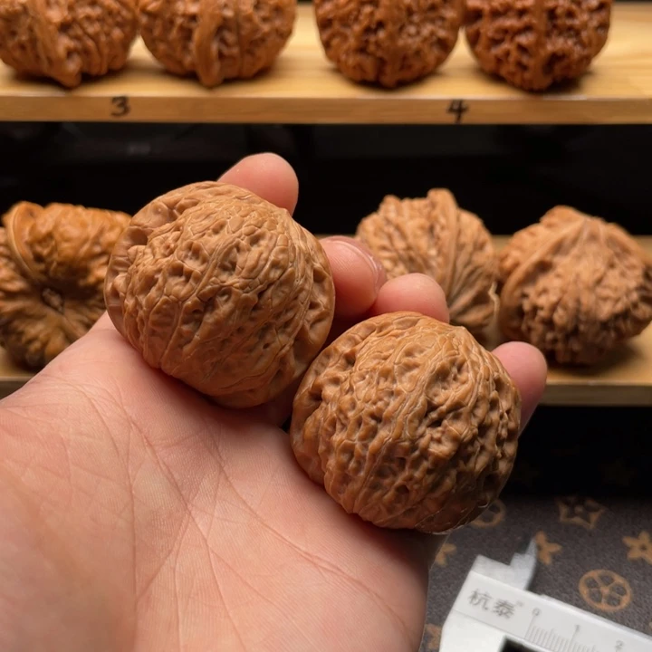 核桃铁锤文玩核桃