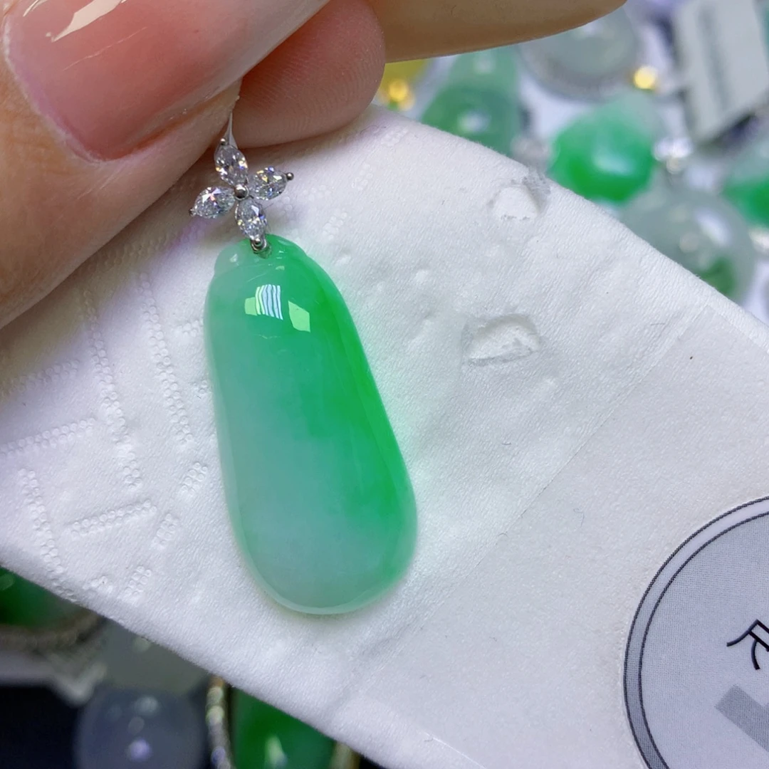 翡翠18K金镶嵌颈饰天然缅甸翡翠a货百元以上9元证书费自理