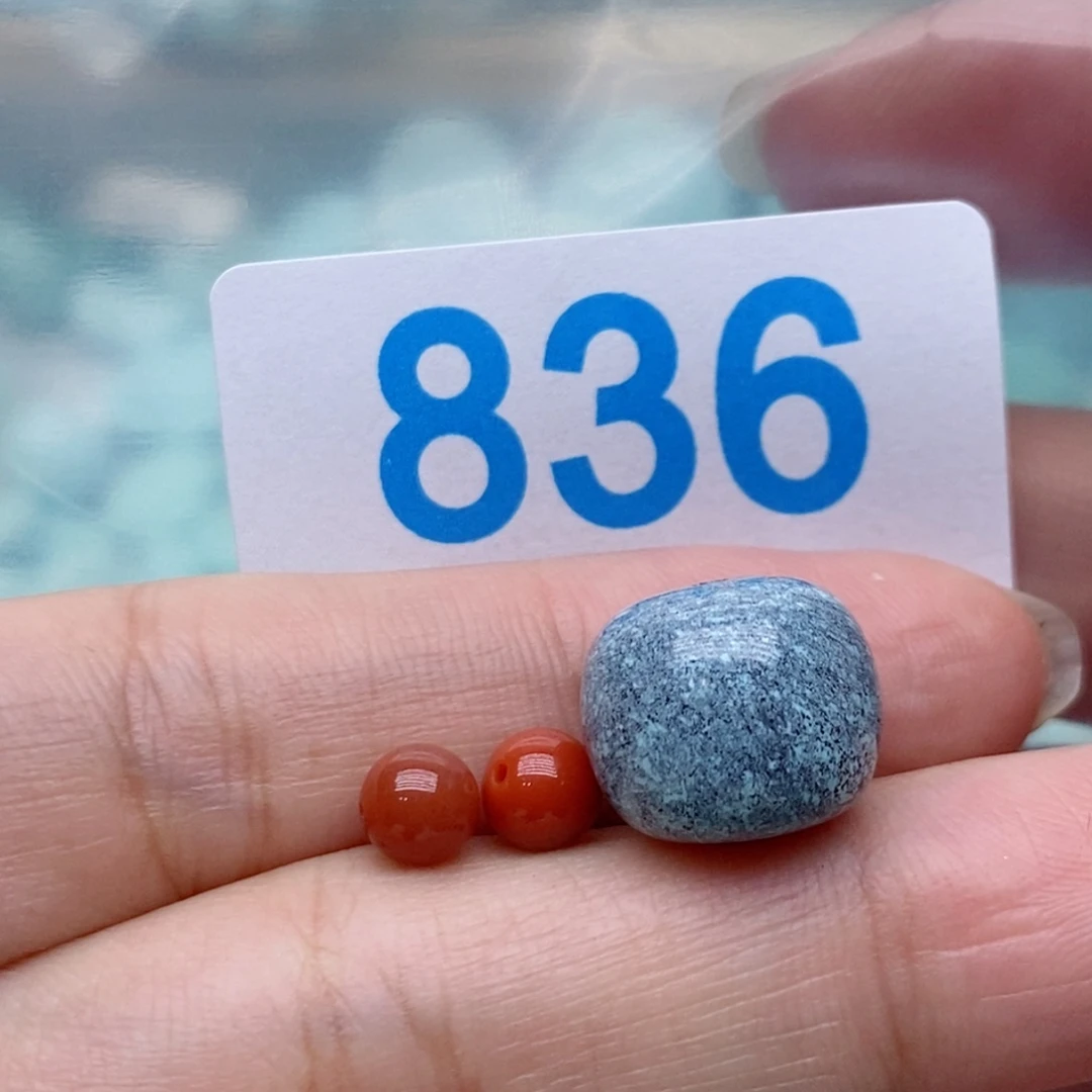 晓***宇南红玛瑙未镶嵌珠宝奇石