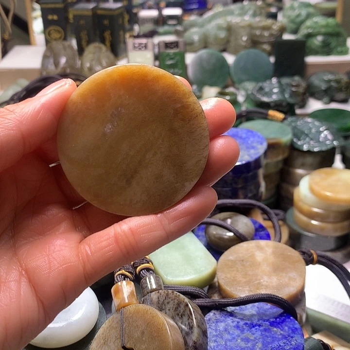 和田玉未镶嵌珠宝半成品