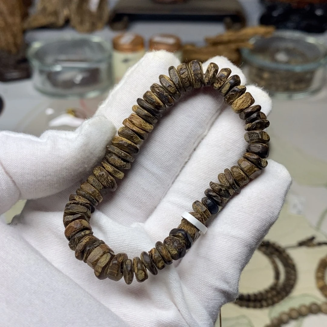 沉香手串马老奇 片片 沉水 8克