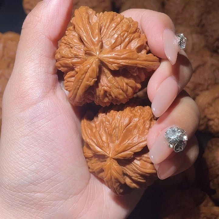 同***利吊坠文玩核桃小妹三棱