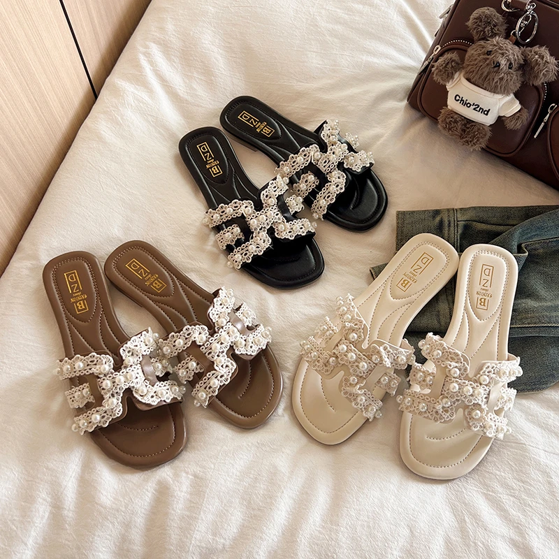 珍珠小香风凉拖鞋女夏外穿2025新款平底仙女风沙滩外出一字凉拖鞋
