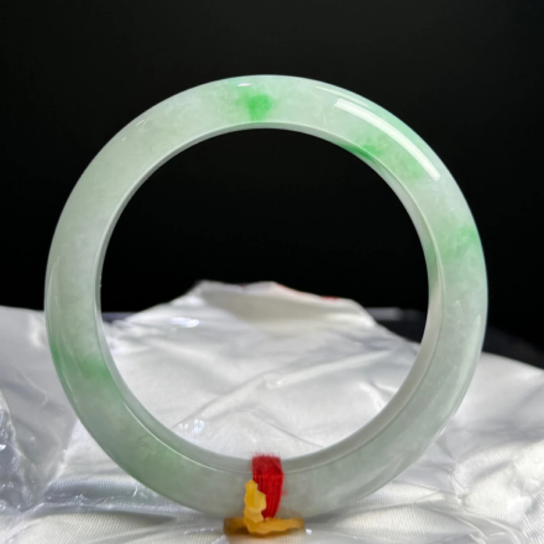 6号 缅甸A货翡翠手镯 阳绿白底青 圈口58.2