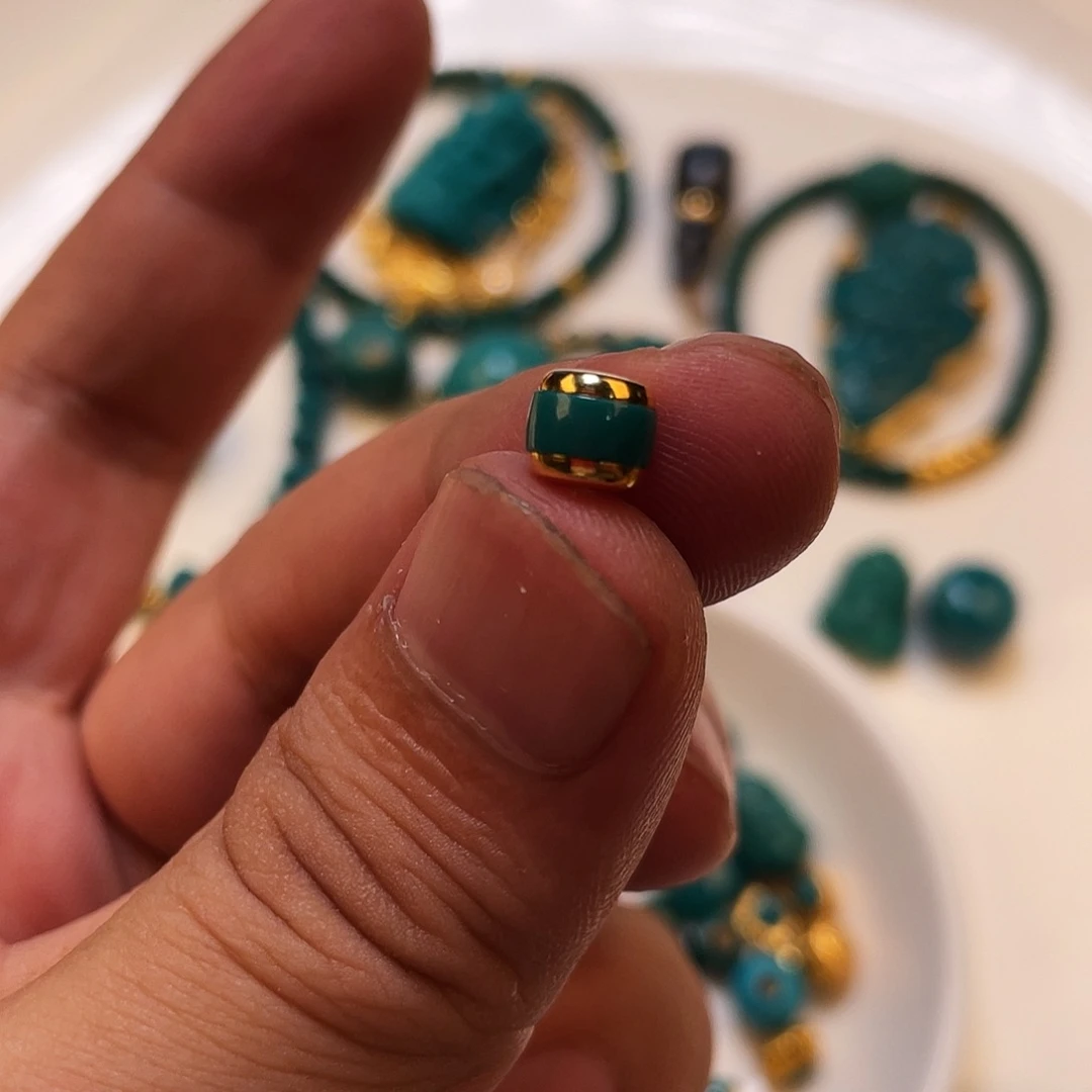 绿松石未镶嵌原矿绿松石