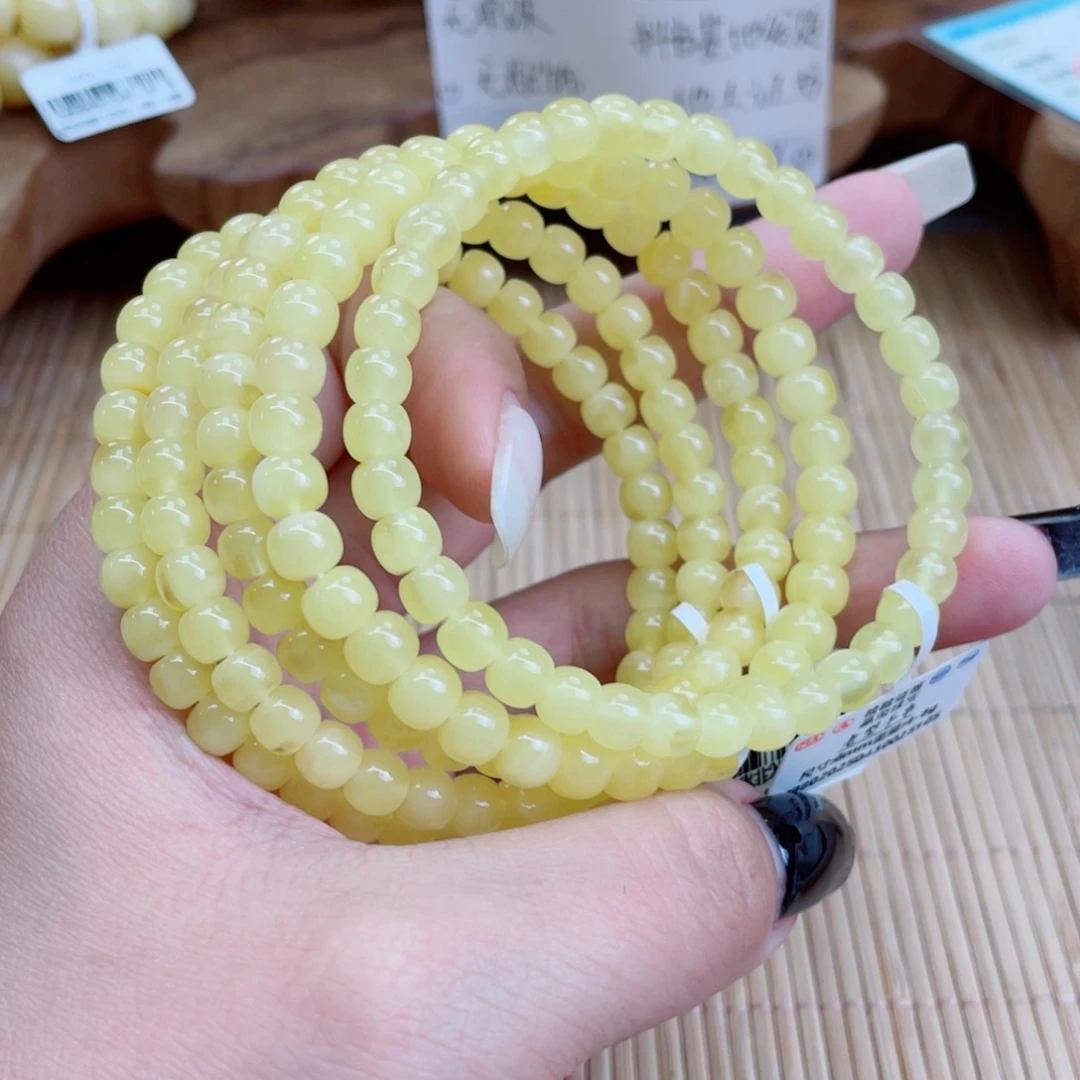 未镶嵌蜜蜡裸石多样性发其中一个