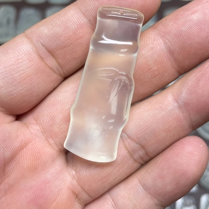 未镶嵌蛇纹石玉吊坠(赠链)