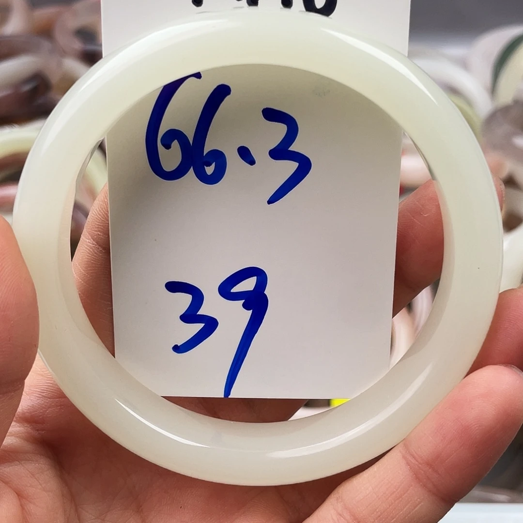 石英质玉未镶嵌手镯a178