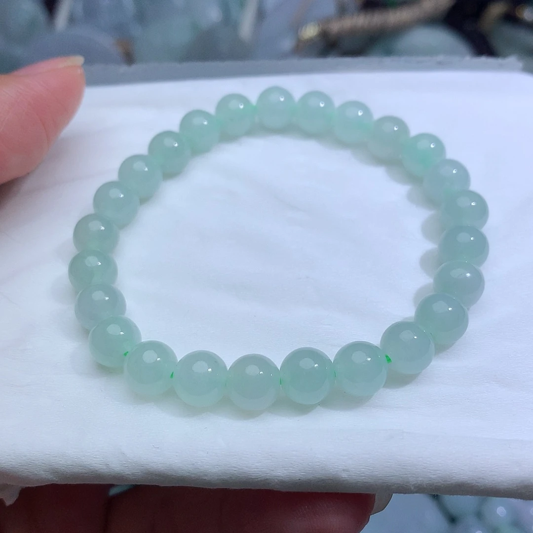 翡翠未镶嵌颈饰2224。