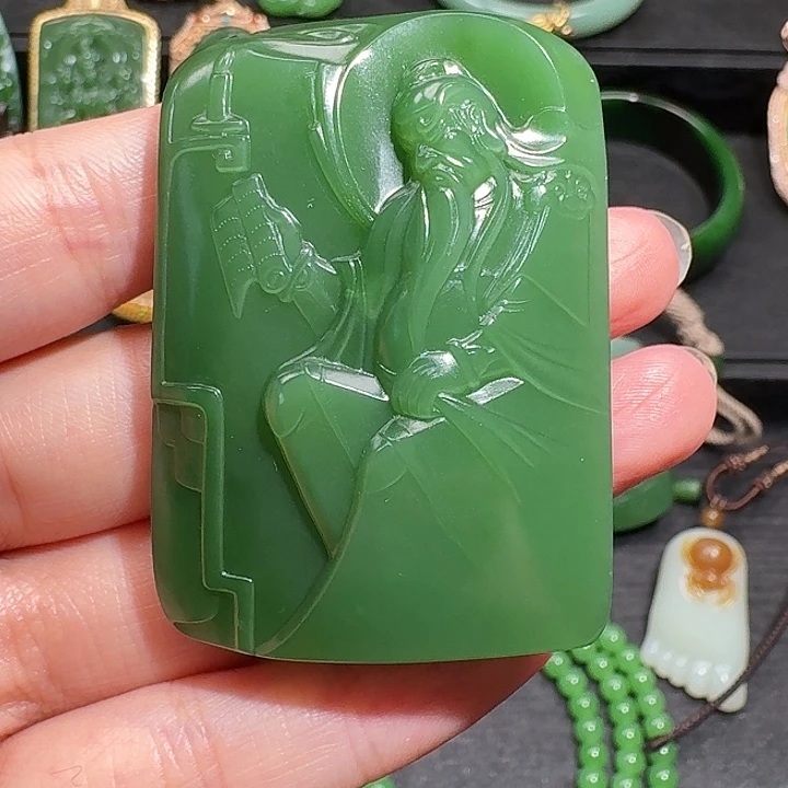 颈饰未镶嵌和田玉（碧玉）俄碧 粉绿