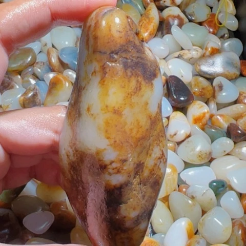 和田玉未镶嵌珠宝奇石123克