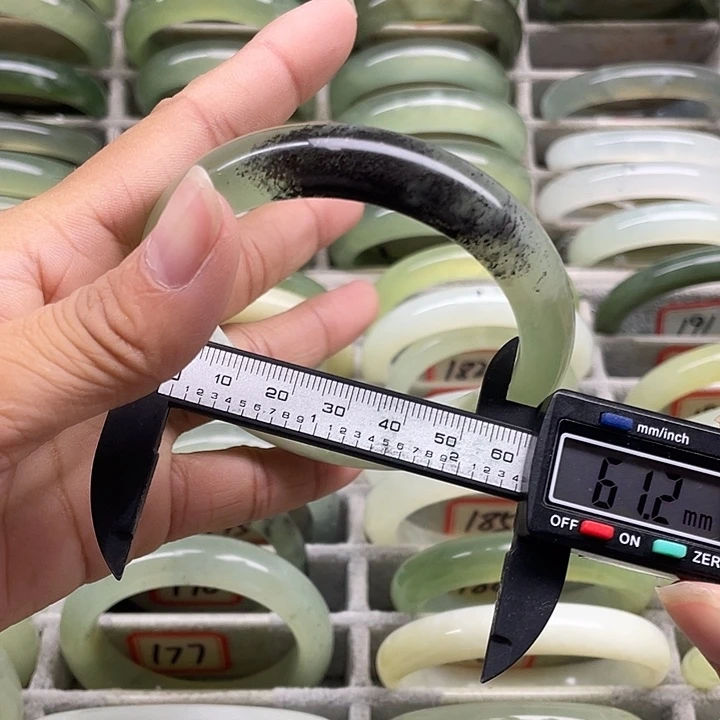 未镶嵌蛇纹石玉手镯192