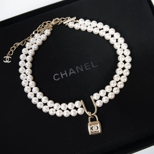 Chanel 锁头吊坠双层珍珠项链
