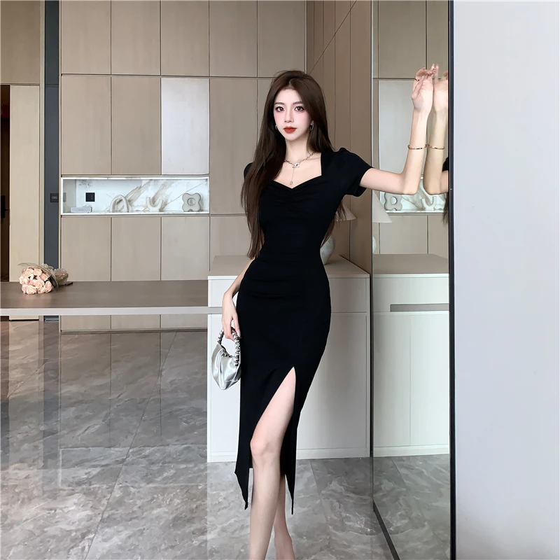2025气质收腰方领包臀裙性感褶皱高开叉中长黑色连衣裙女秋后妈裙