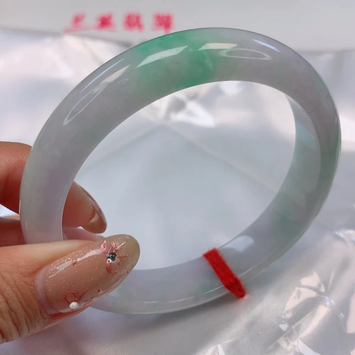 翡翠手镯未镶嵌59圈