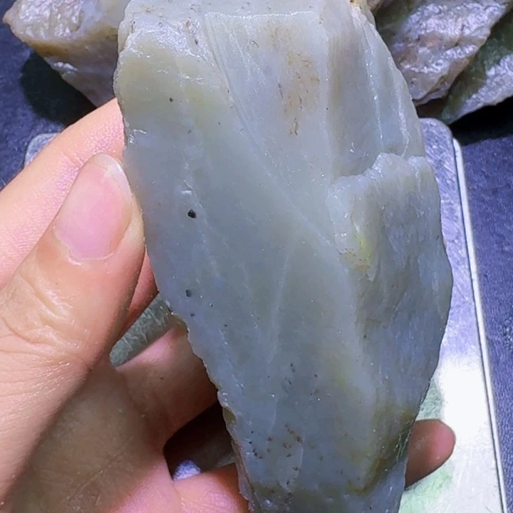 未镶嵌和田玉（糖玉）珠宝半成品