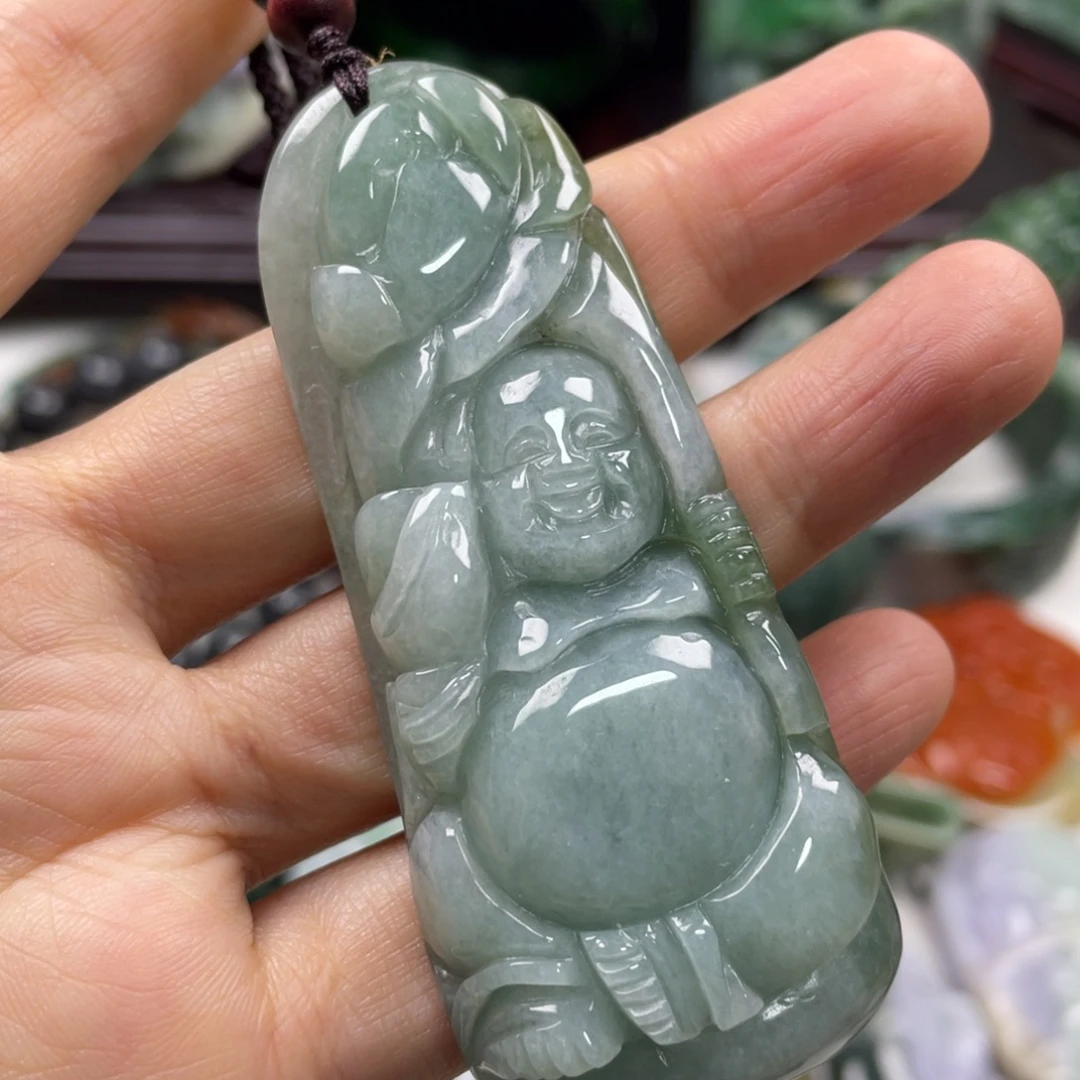 翡翠未镶嵌颈饰牌子