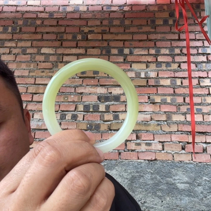 阿***亮玉翠色圆条手镯005