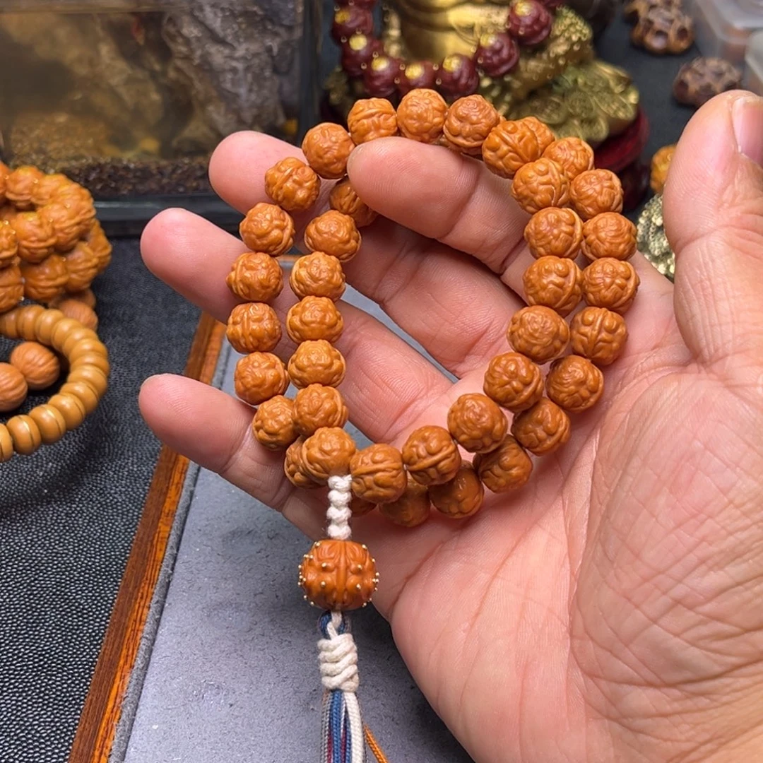 猴头核桃吊坠金蟾