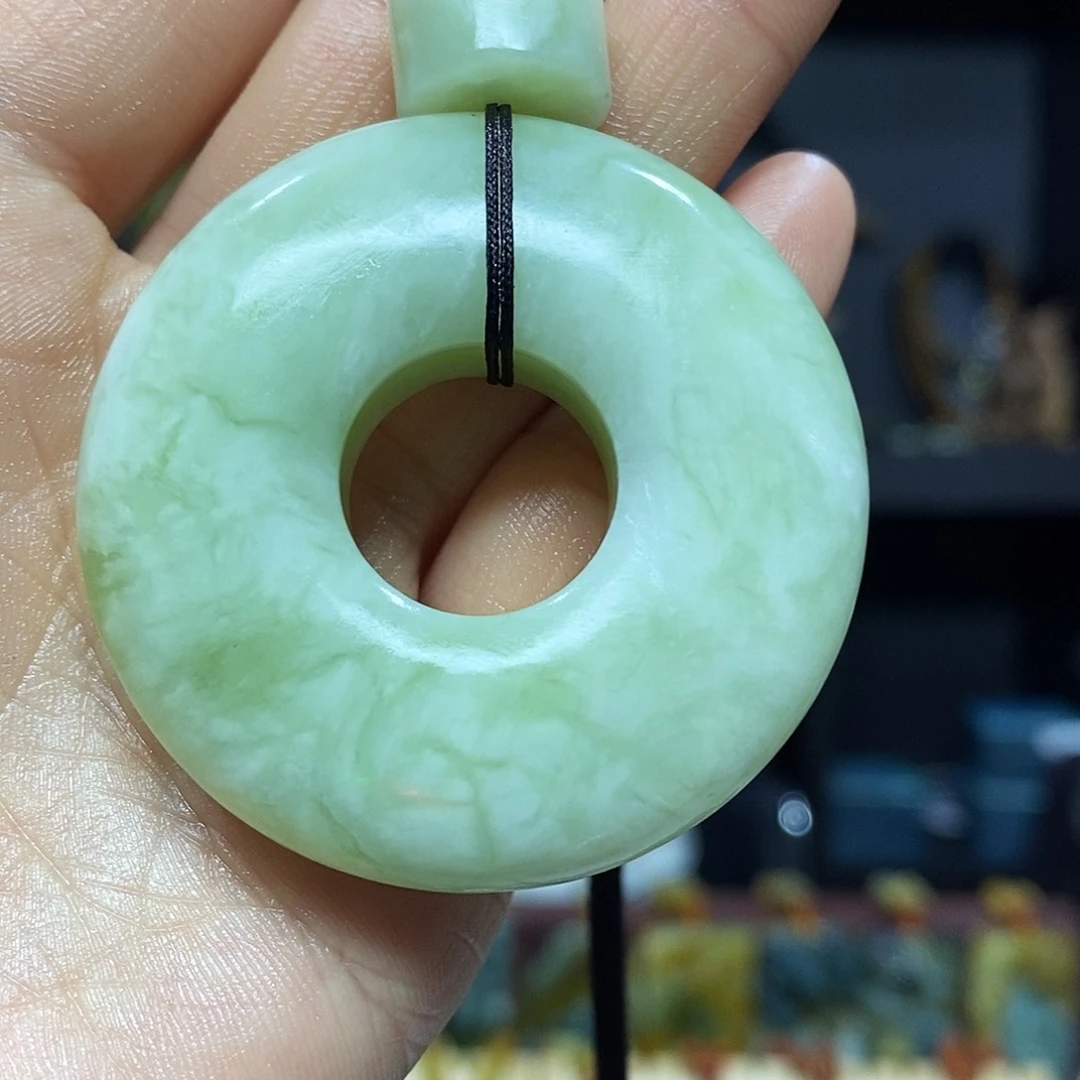 未镶嵌岫玉挂件吊坠