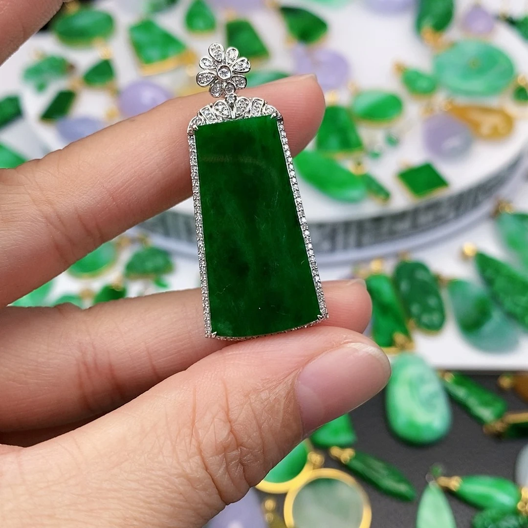 翡翠吊坠(不含链)18K金镶嵌