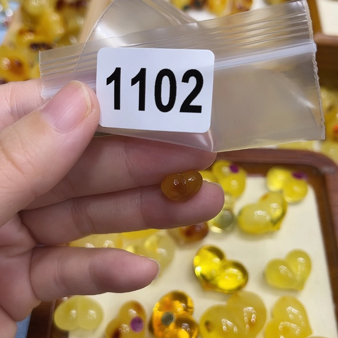 琥珀未镶嵌珠宝奇石