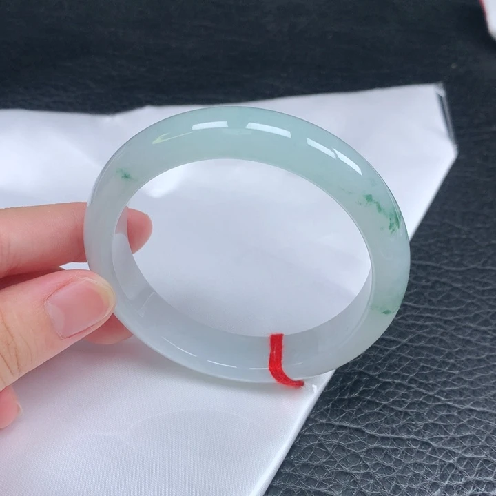 翡翠手镯未镶嵌Z*?。